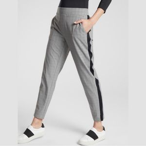 Athleta Brooklyn Gray Plaid Ankle Pant Trousers Size 4